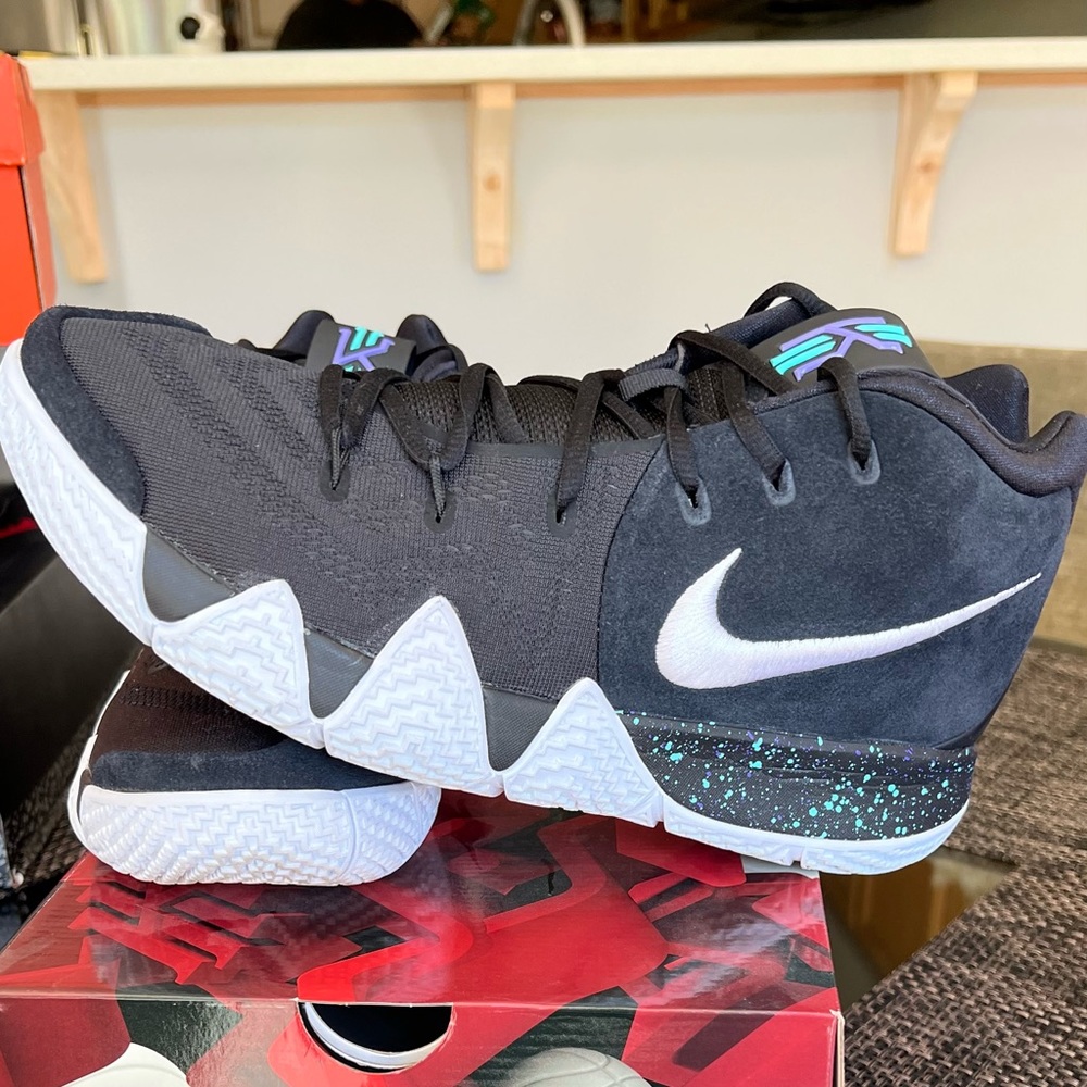 Kyrie 4 size 11